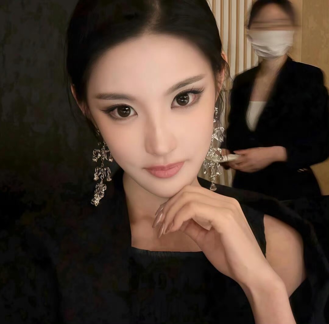 渠县伴游女生 | Isabella Chen的资料